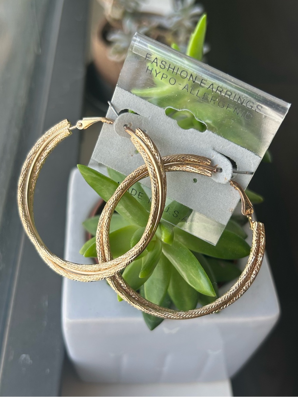 NWT Textured Gold Tone Medium Large Twisted Classic Hoop Earrings